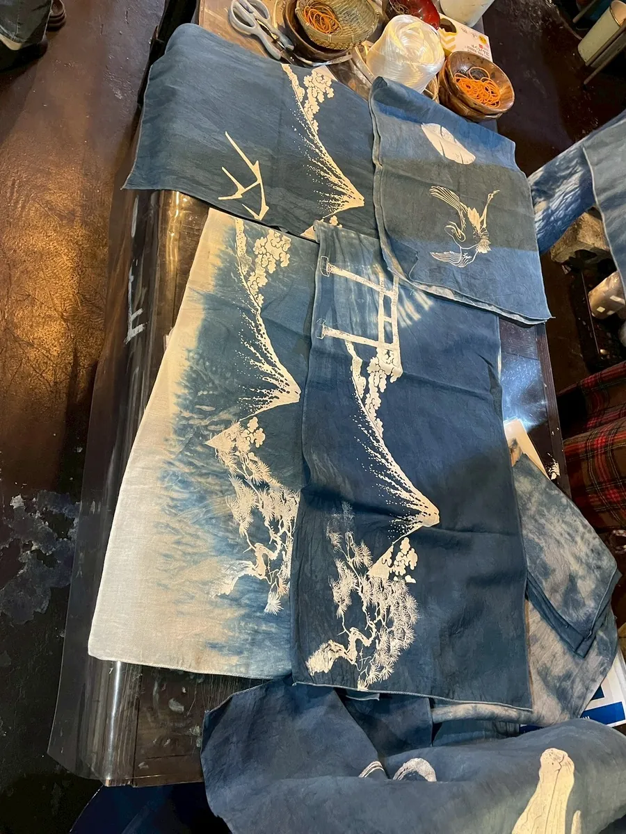 Silk screen gallery